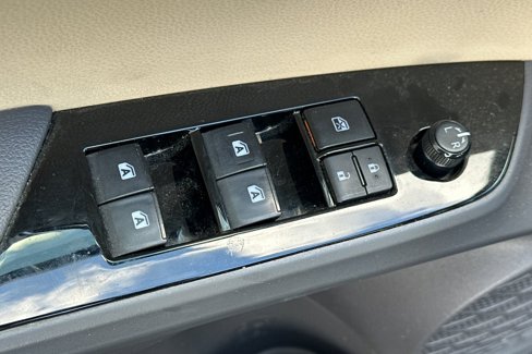 Used 2018 Toyota Prius One image 13