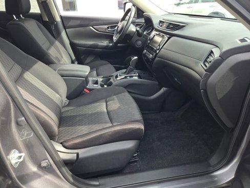 Used 2019 Nissan Rogue SV w/ Sun & Sound Touring Package image 3