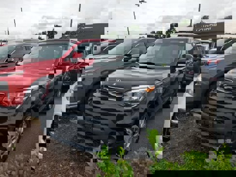 Used 2018 Kia Soul + image 5