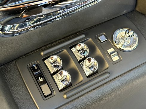 Used 2008 Rolls-Royce Phantom Sedan image 13