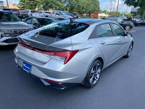 Certified 2023 Hyundai Elantra Limited w/ Preferred Accessory Package image 4
