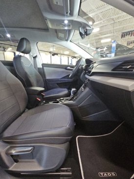 Used 2023 Volkswagen Taos SE w/ Panoramic Sunroof Package image 39