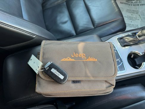 Used 2018 Jeep Grand Cherokee Limited image 28