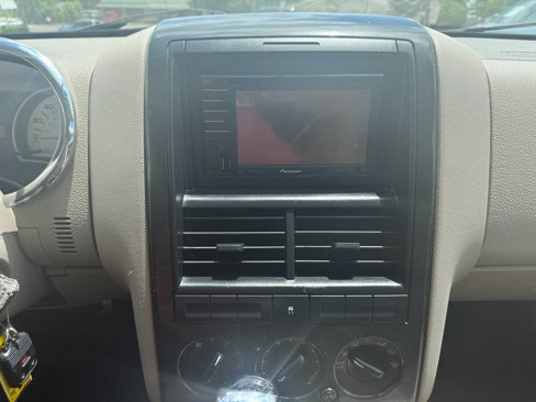 Used 2007 Ford Explorer Sport Trac XLT image 19