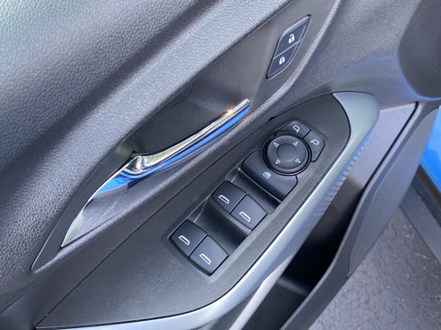 Used 2024 Chevrolet Trax RS w/ Sunroof Package image 12