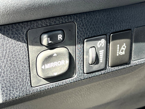 Used 2016 Toyota RAV4 Limited image 17