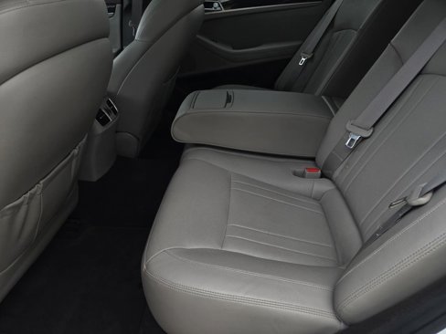 Used 2015 Hyundai Genesis 3.8 w/ Option Group 02 image 14