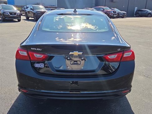 Used 2017 Chevrolet Malibu LT w/ Leather Package image 5