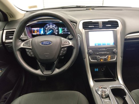 Used 2020 Ford Fusion SE image 22