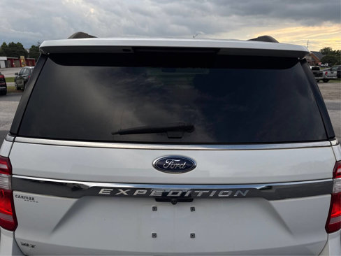 Used 2018 Ford Expedition XLT image 24