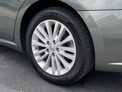 Used 2013 Toyota Avalon Limited image 22