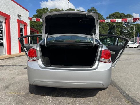 Used 2013 Chevrolet Cruze LS image 29