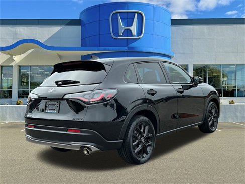 Used 2023 Honda HR-V Sport image 2