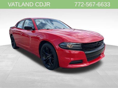 Used 2018 Dodge Charger SXT w/ Blacktop Package image 33