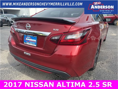 Used 2017 Nissan Altima 2.5 SR w/ Midnight Edition Package image 3