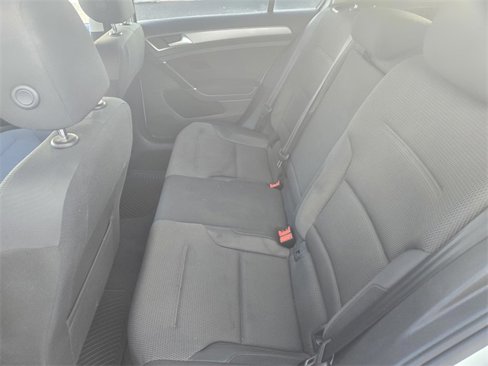 Used 2017 Volkswagen Golf S image 11