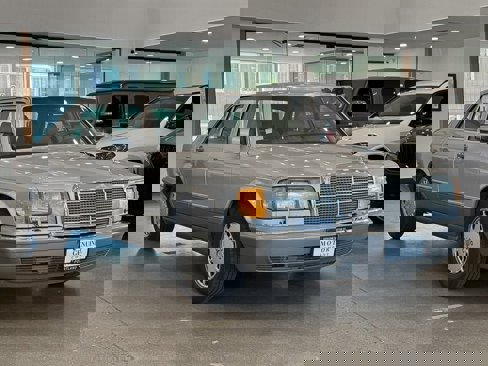Used 1987 Mercedes-Benz 420 SEL image 3