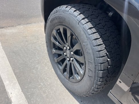 Used 2022 GMC Canyon Elevation image 3