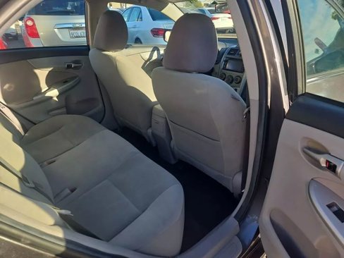 Used 2013 Toyota Corolla LE Special Edition image 27