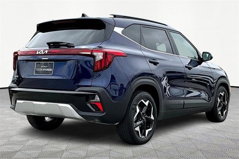 Certified 2024 Kia Seltos EX image 2
