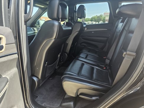 Used 2017 Jeep Grand Cherokee Limited w/ Luxury Group II image 13