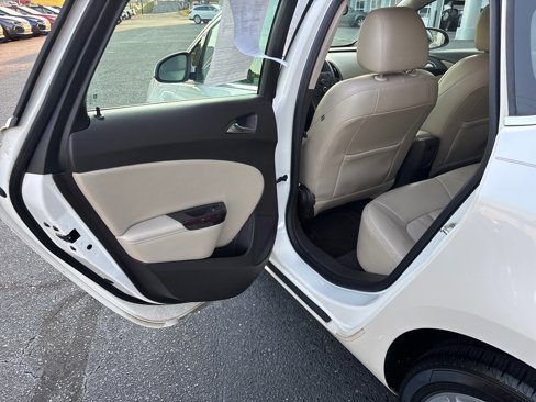 Used 2015 Buick Verano Leather w/ Experience Buick Package image 31