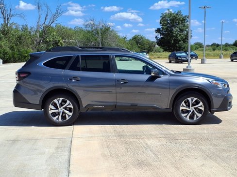 Used 2022 Subaru Outback Limited image 10
