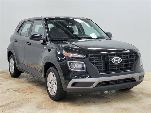 Used 2022 Hyundai Venue SE image 3