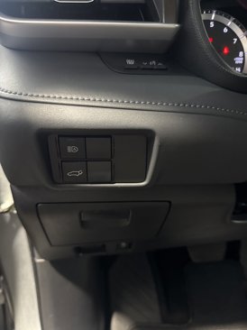 Used 2022 Toyota Highlander LE image 36