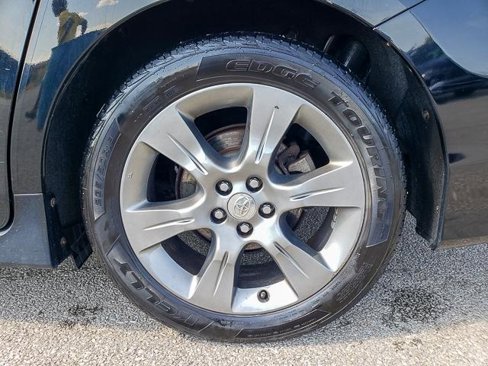 Used 2014 Toyota Sienna SE image 33
