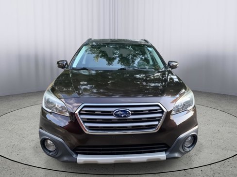 Used 2017 Subaru Outback 3.6R Touring image 2