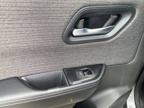Used 2023 Nissan Rogue SV image 30