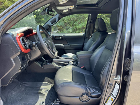 Used 2019 Toyota Tacoma TRD Sport image 12