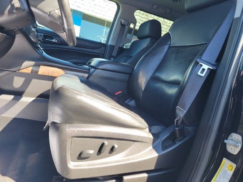 Used 2016 Chevrolet Suburban LT image 25