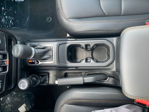 New 2025 Jeep Gladiator Sport image 26