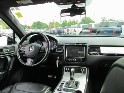 Used 2014 Volkswagen Touareg VR6 image 21