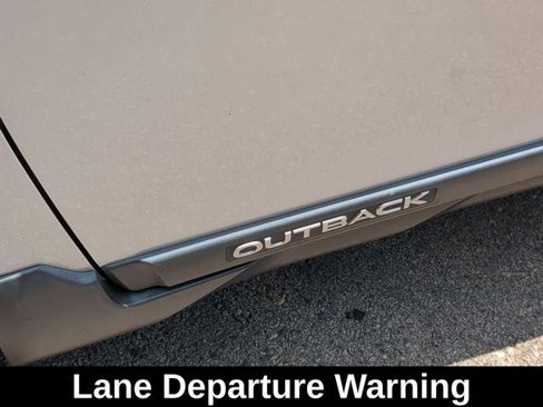 Used 2018 Subaru Outback 2.5i Premium image 11