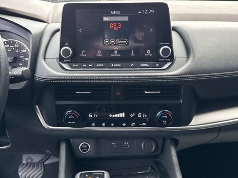Used 2023 Nissan Rogue SV image 23
