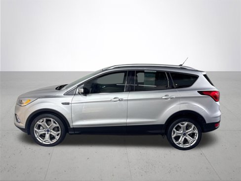 Used 2019 Ford Escape Titanium image 9