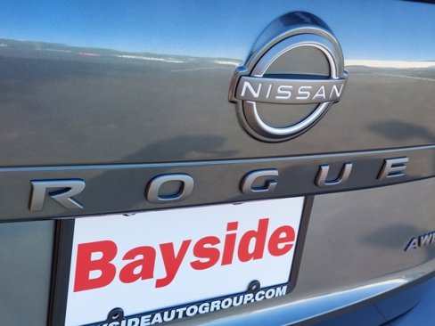 Used 2024 Nissan Rogue S image 31