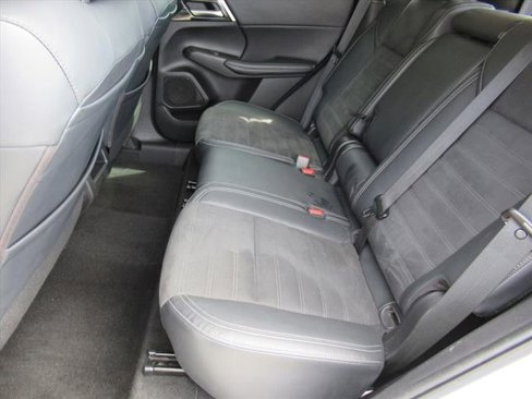 Used 2022 Mitsubishi Outlander SE image 28