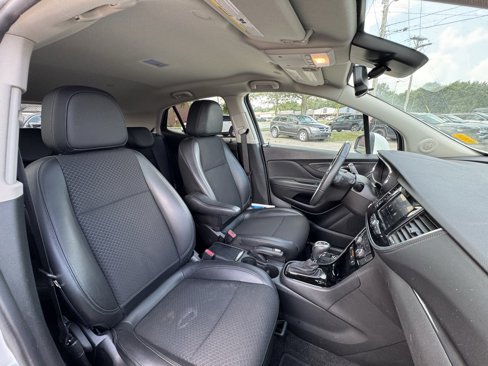 Used 2022 Buick Encore Preferred w/ Safety Package image 27