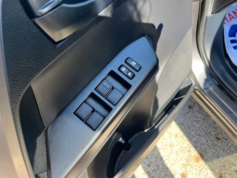 Used 2016 Toyota RAV4 LE image 12