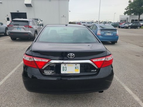 Used 2017 Toyota Camry XLE image 4
