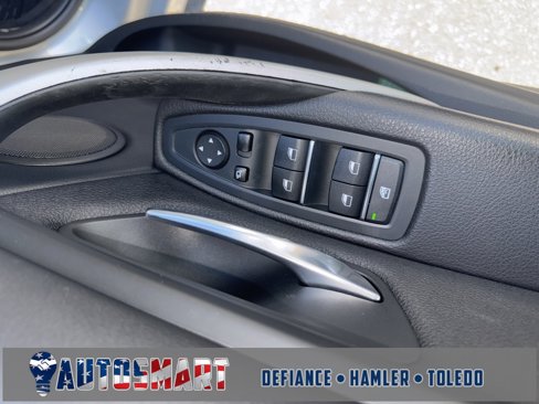 Used 2018 BMW 320i xDrive Sedan w/ Convenience Package image 16