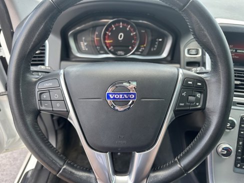 Used 2017 Volvo XC60 T5 Dynamic w/ Preferred Option Package image 13