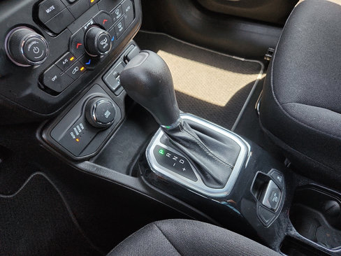 Used 2021 Jeep Renegade Latitude image 16