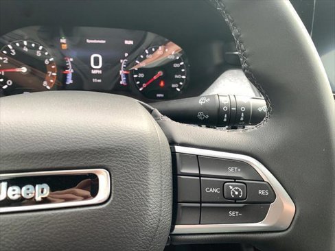 New 2025 Jeep Compass Latitude w/ Sun and Sound Group image 14