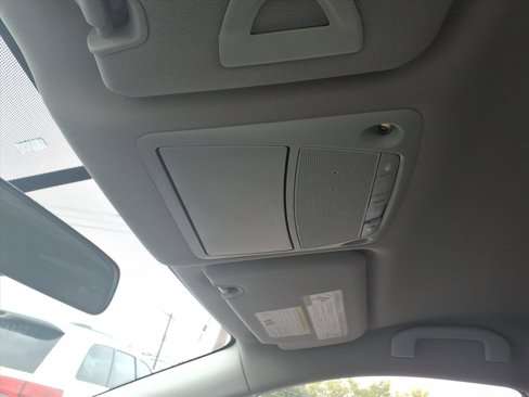 Used 2018 Nissan Rogue SV image 34