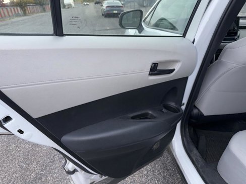 Used 2022 Toyota Corolla Cross L image 15